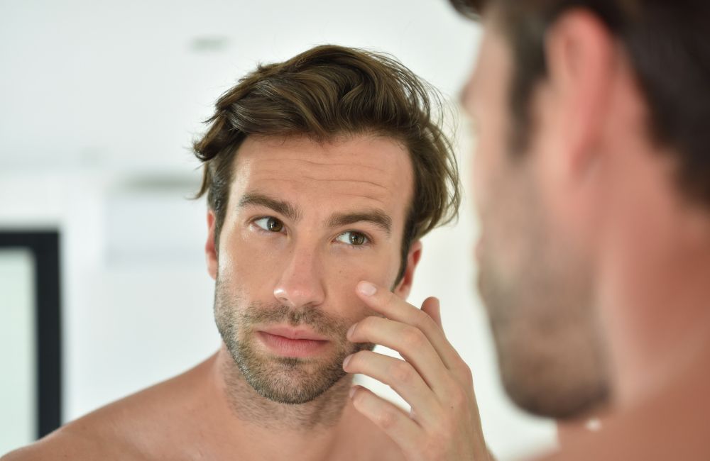 Skincare routine viso uomo: i consigli beauty maschili